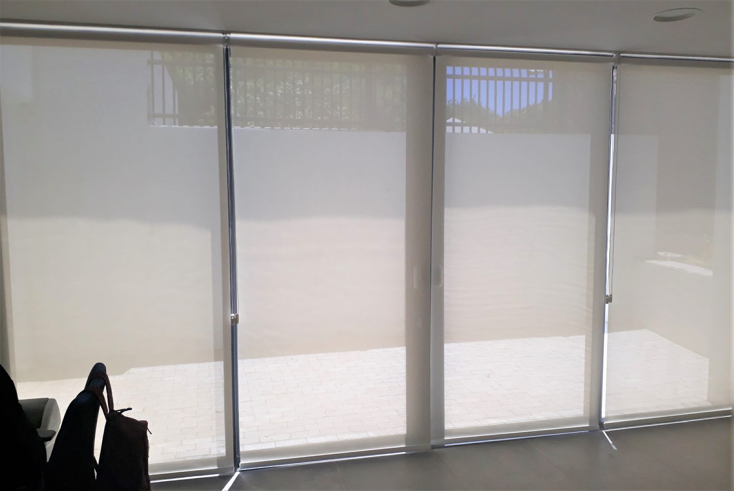 keeps harsh light out